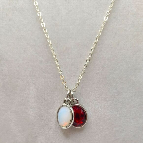 LA CN necklace with 2 charm pendants. Silvertone - Picture 1 of 6